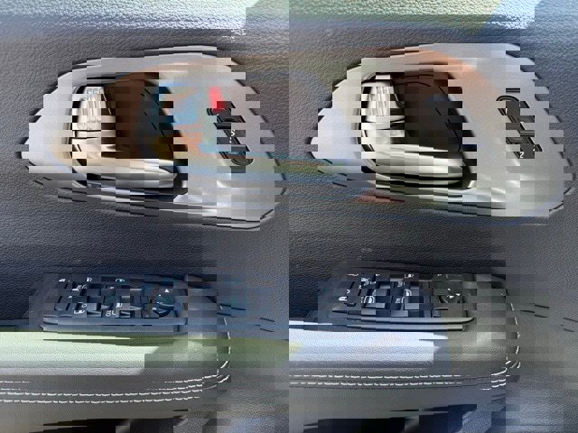 New 2026 Chrysler Pacifica Select image 11