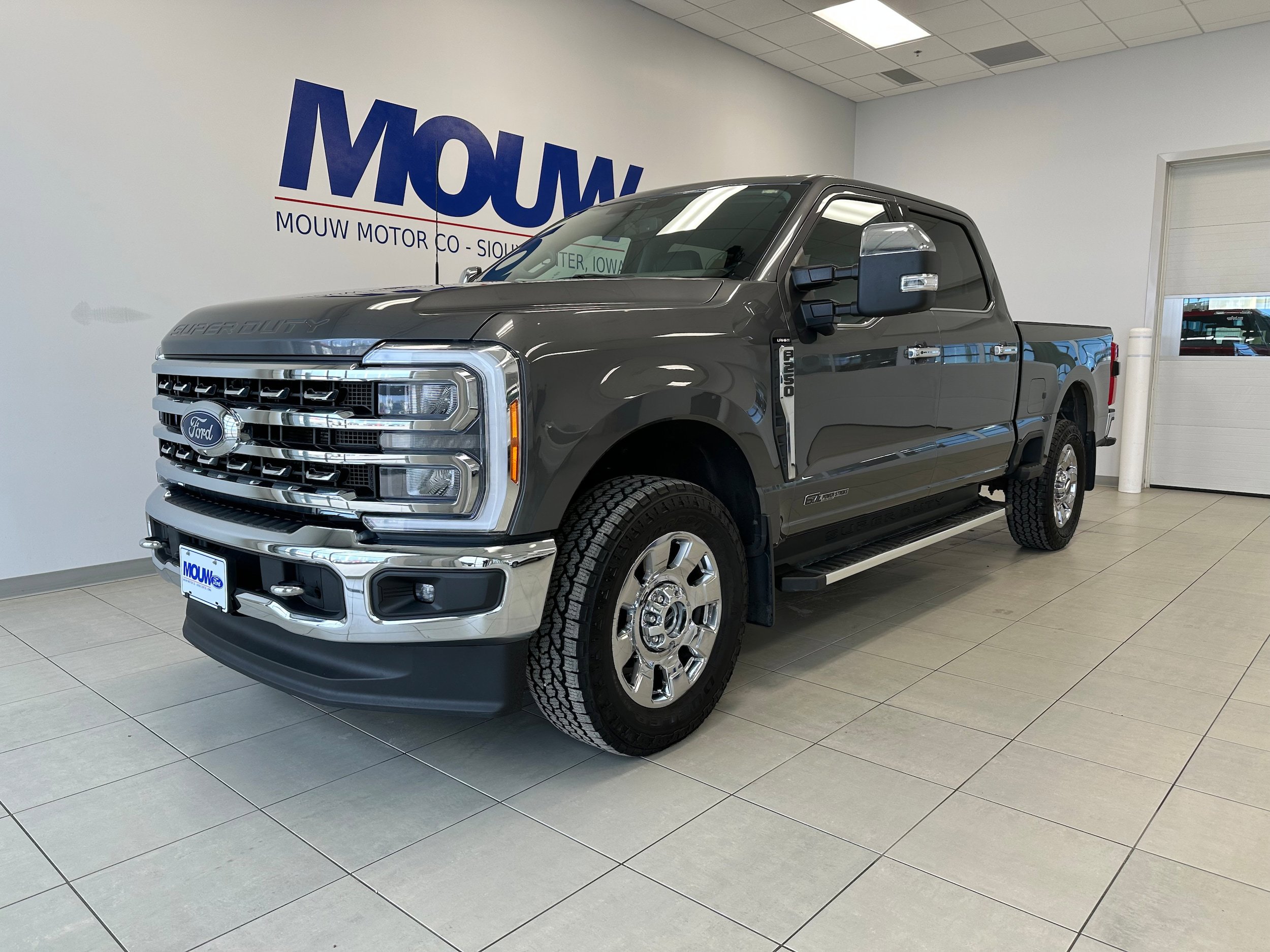 Used 2023 Ford F250 Lariat w/ Chrome Package AWD/4WD image 2