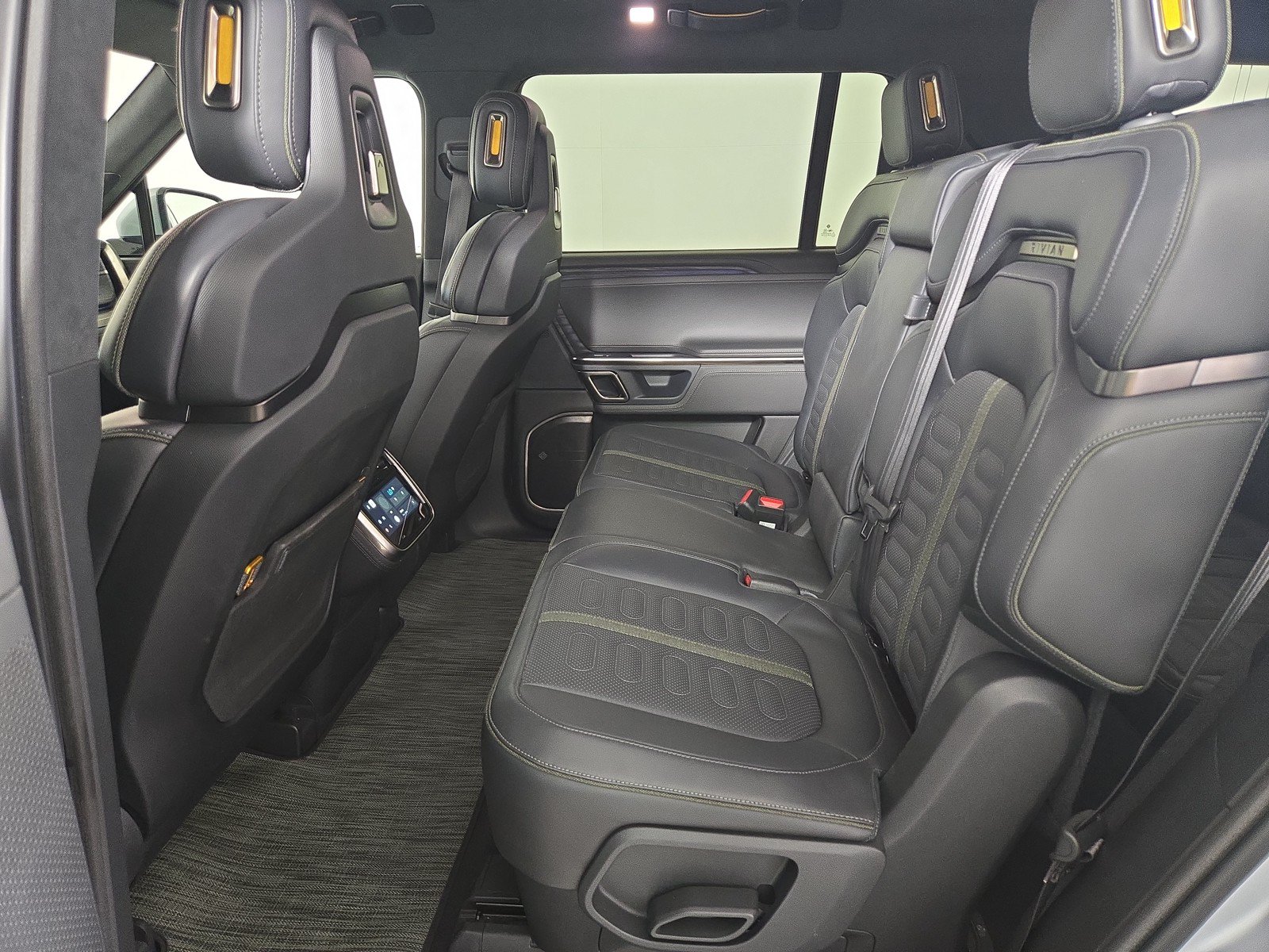 Used 2024 Rivian R1S Adventure AWD/4WD image 21