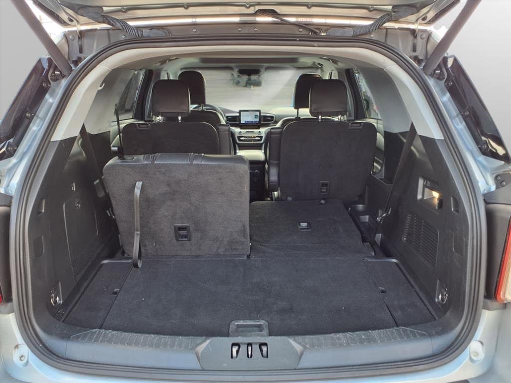Certified 2022 Ford Explorer XLT w/ Equipment Group 202A image 13