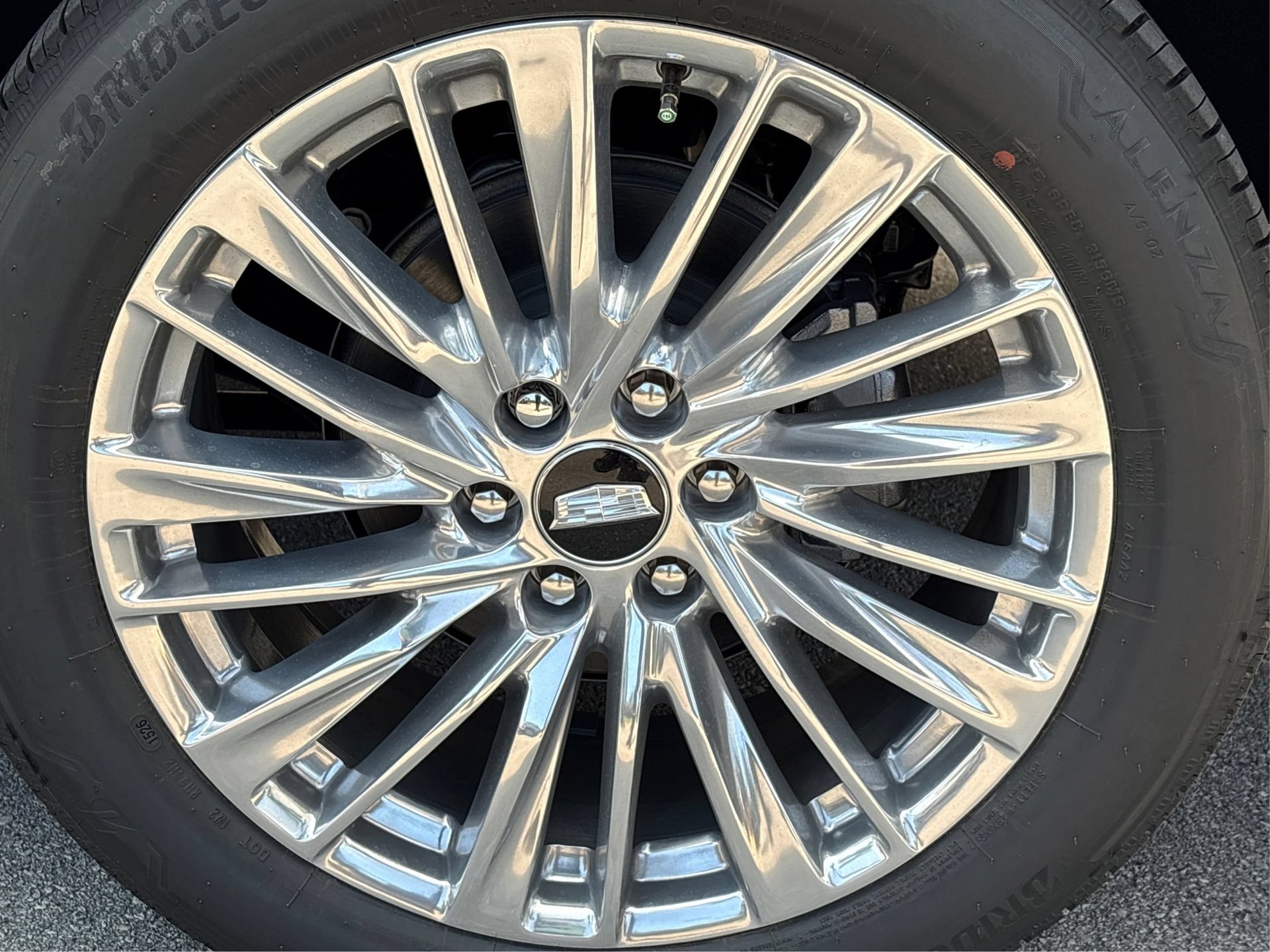 New 2026 Cadillac Escalade ESV Luxury AWD/4WD image 13