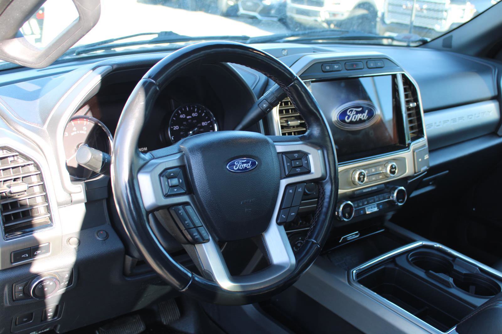 Used 2022 Ford F350 Platinum image 9