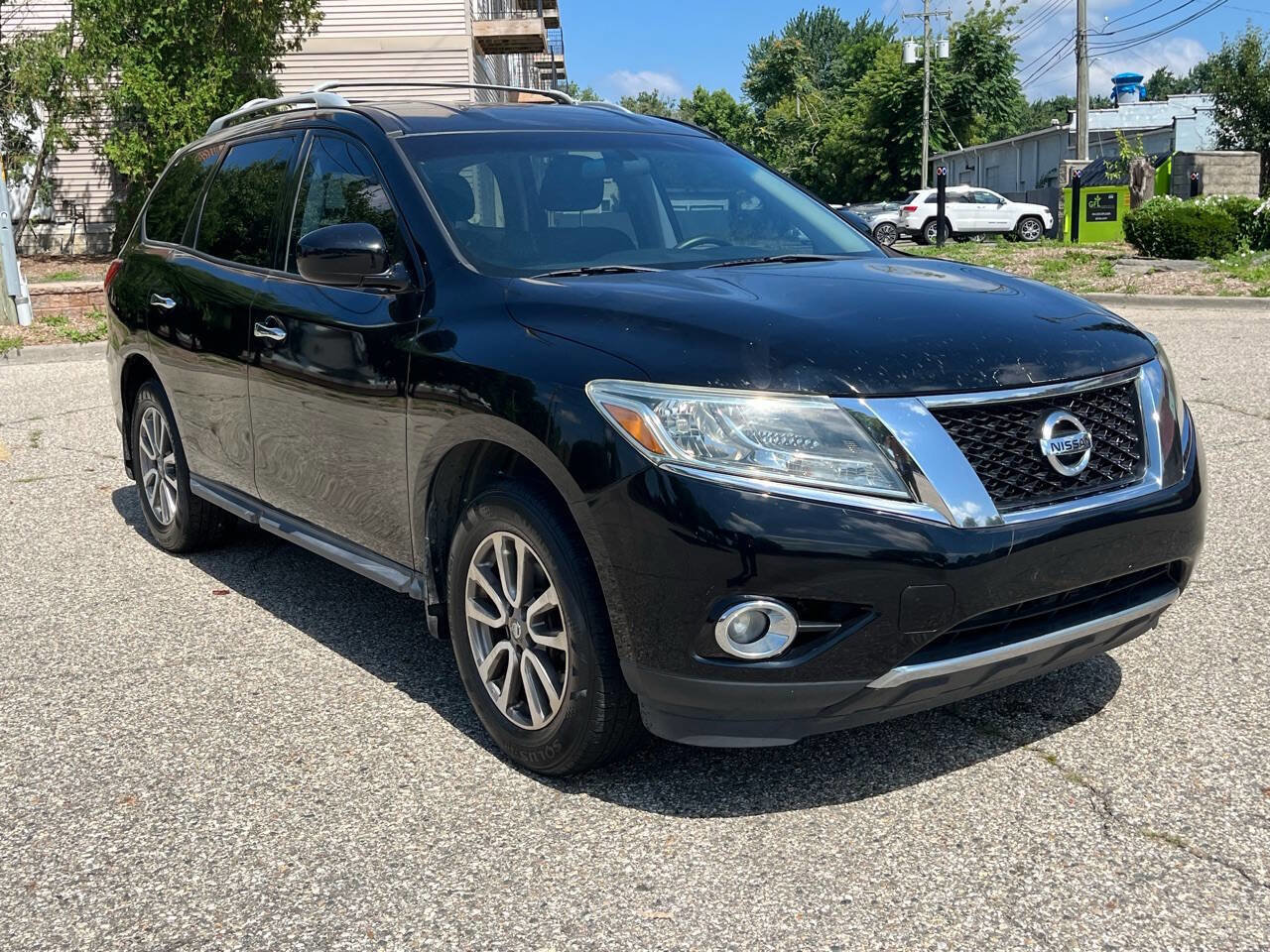 Used 2013 Nissan Pathfinder SV w/ Cargo Pkg image 5