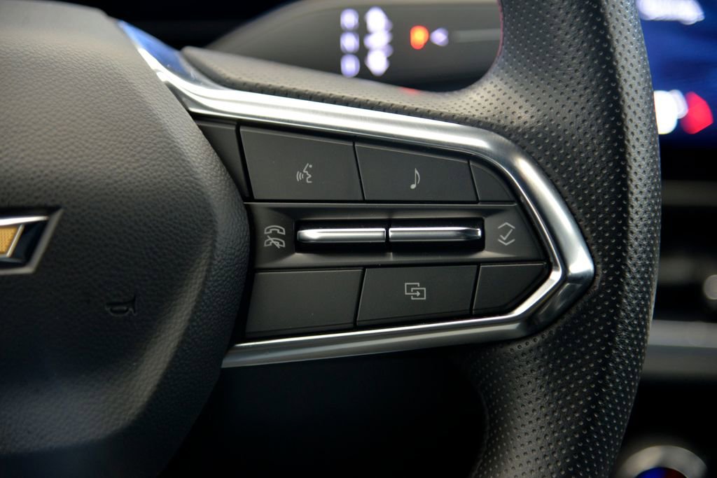 Certified 2025 Chevrolet Equinox EV LT image 24