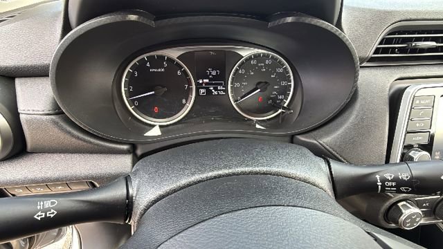 Used 2025 Nissan Versa S w/ Trunk Package image 21