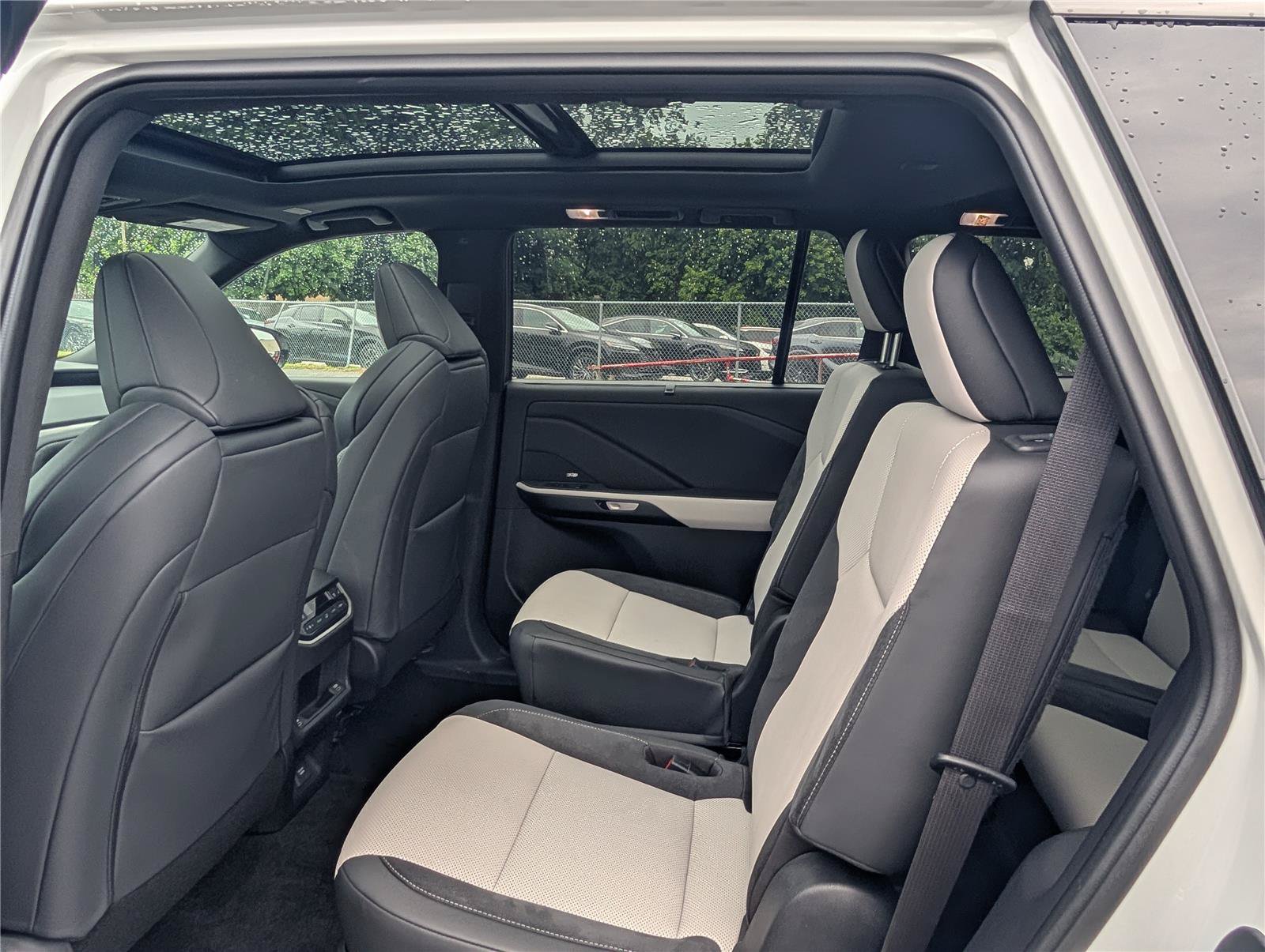 Certified 2025 Lexus TX 500h AWD w/ Technology Package image 17