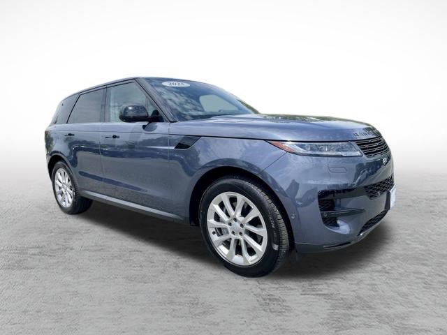 Used 2025 Land Rover Range Rover Sport AWD/4WD image 3
