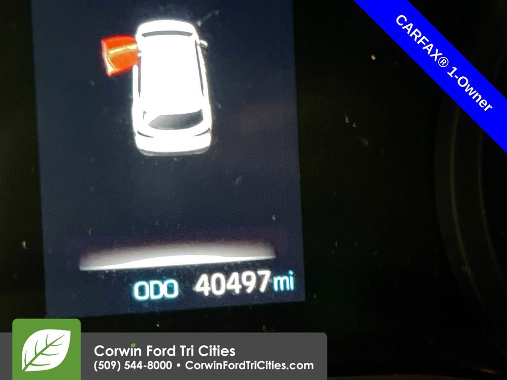 Used 2023 Toyota Sienna XLE w/ XLE Plus Package image 2