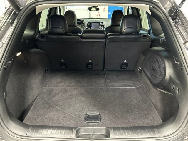 Used 2021 Jeep Cherokee Limited w/ Elite Package AWD/4WD image 21
