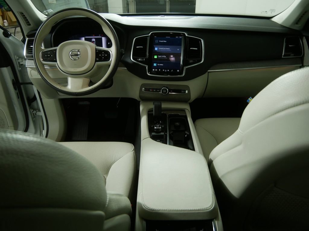Used 2023 Volvo XC90 B6 Plus AWD/4WD image 25