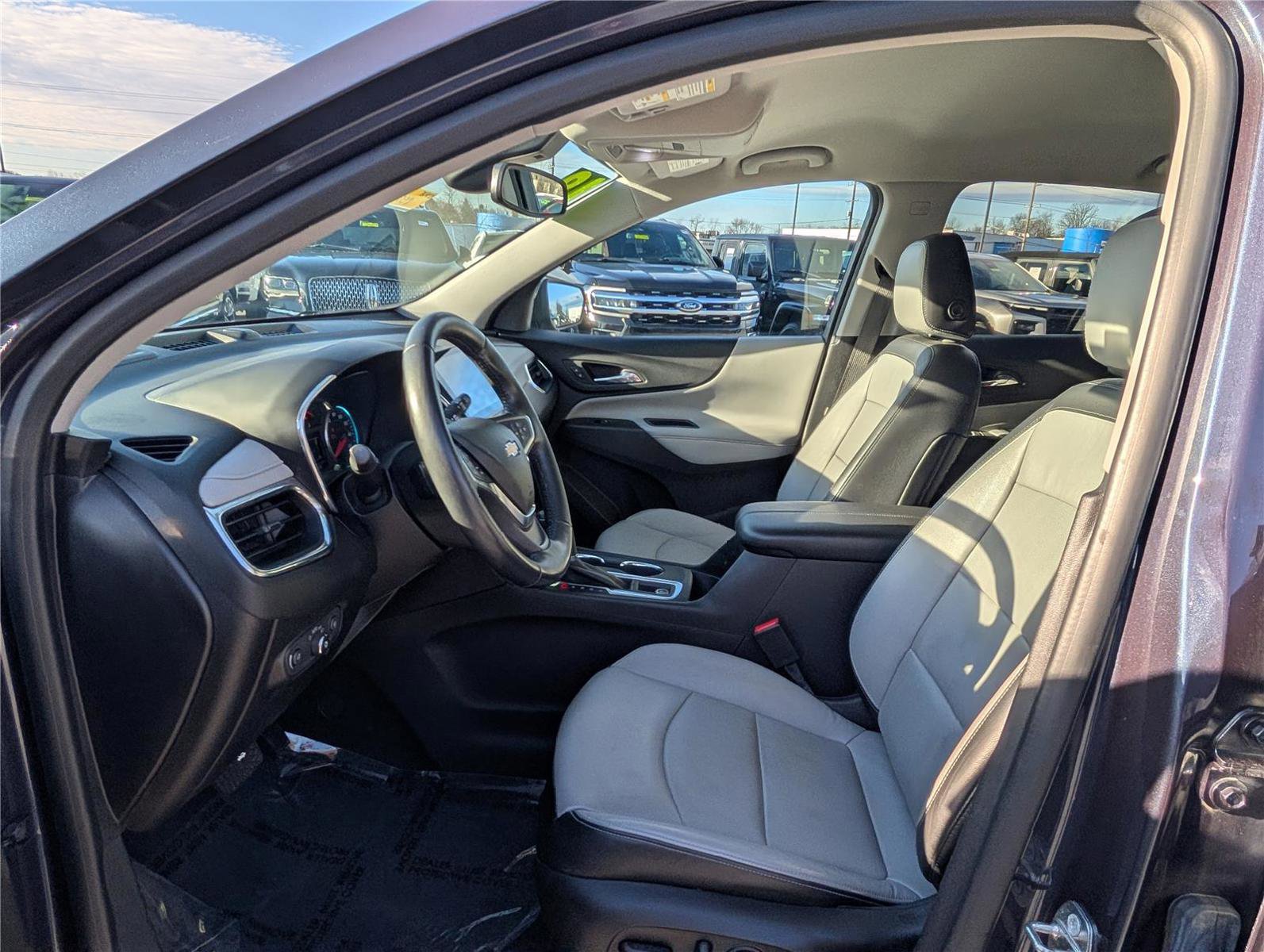 Used 2018 Chevrolet Equinox Premier image 15