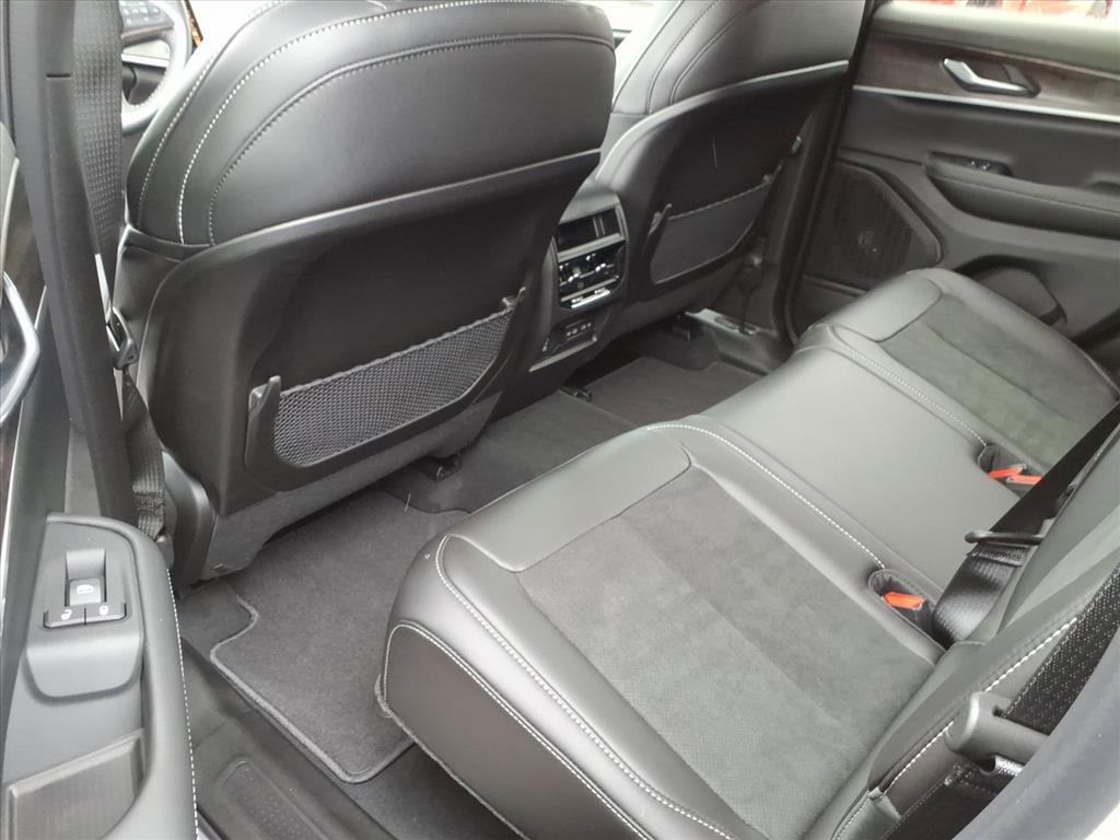 New 2026 Jeep Grand Cherokee Altitude image 32