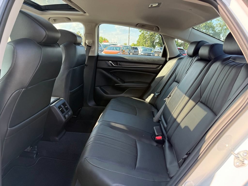 Used 2022 Honda Accord Touring image 14