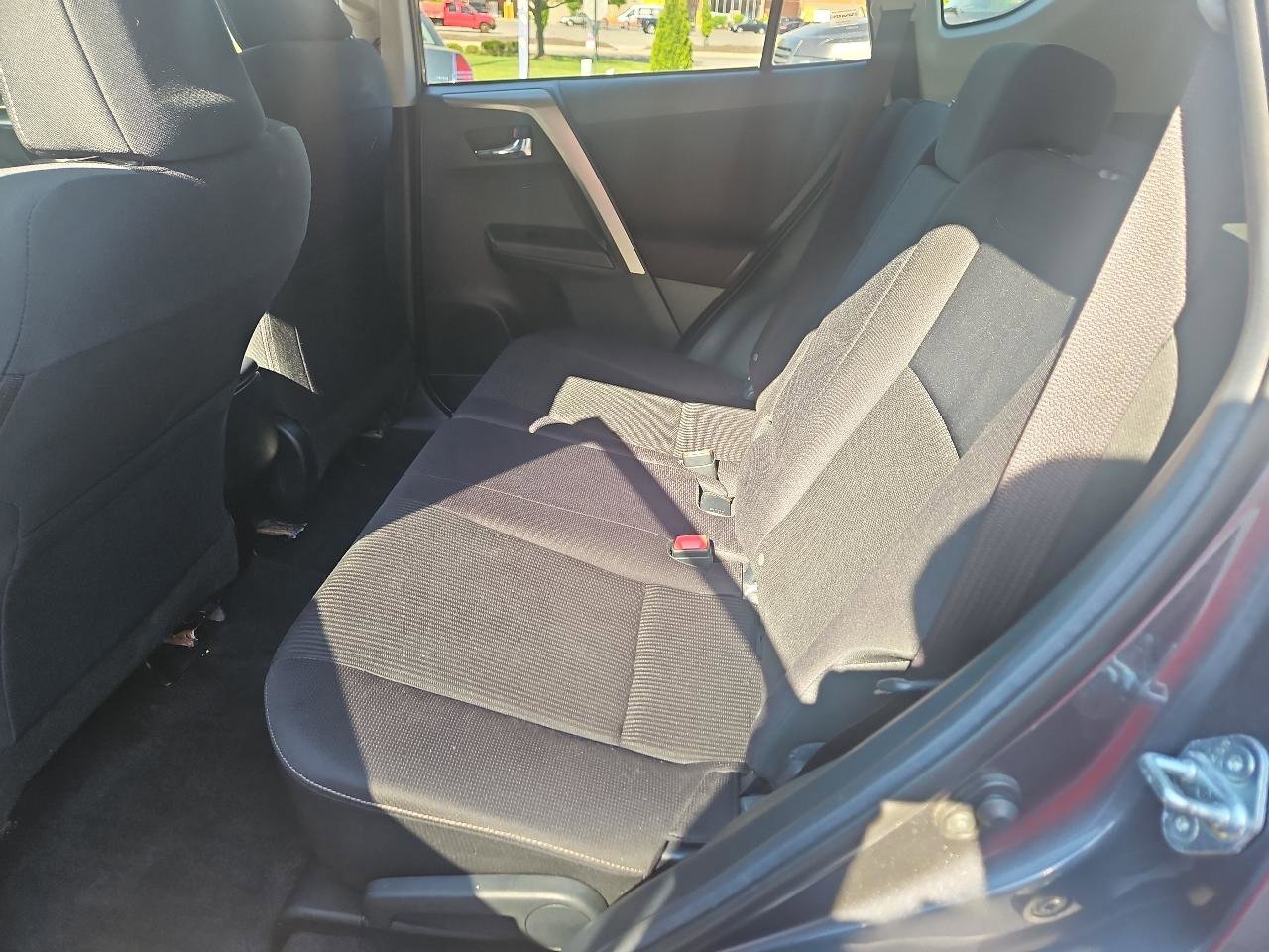 Used 2014 Toyota RAV4 XLE AWD/4WD image 16