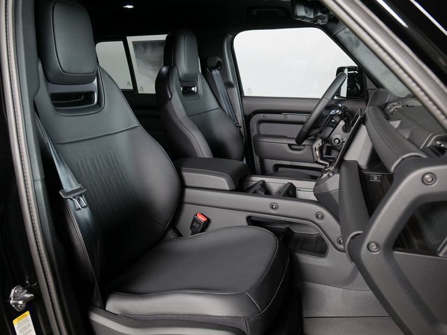 New 2026 Land Rover Defender 110 AWD/4WD image 3
