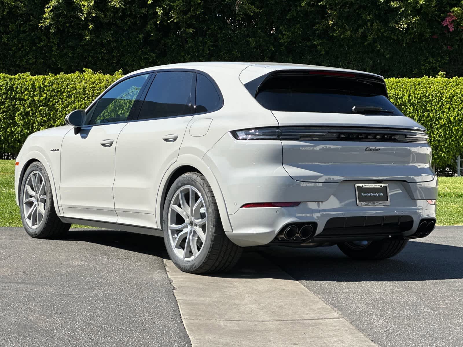 New 2026 Porsche Cayenne Turbo AWD/4WD image 3