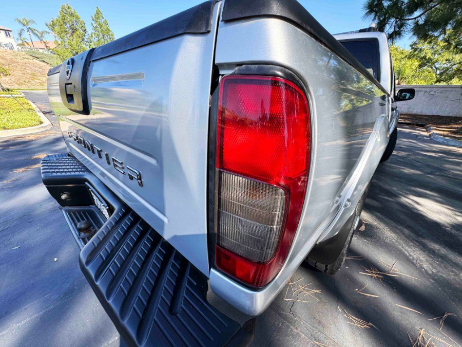 Used 2004 Nissan Frontier S/C image 13