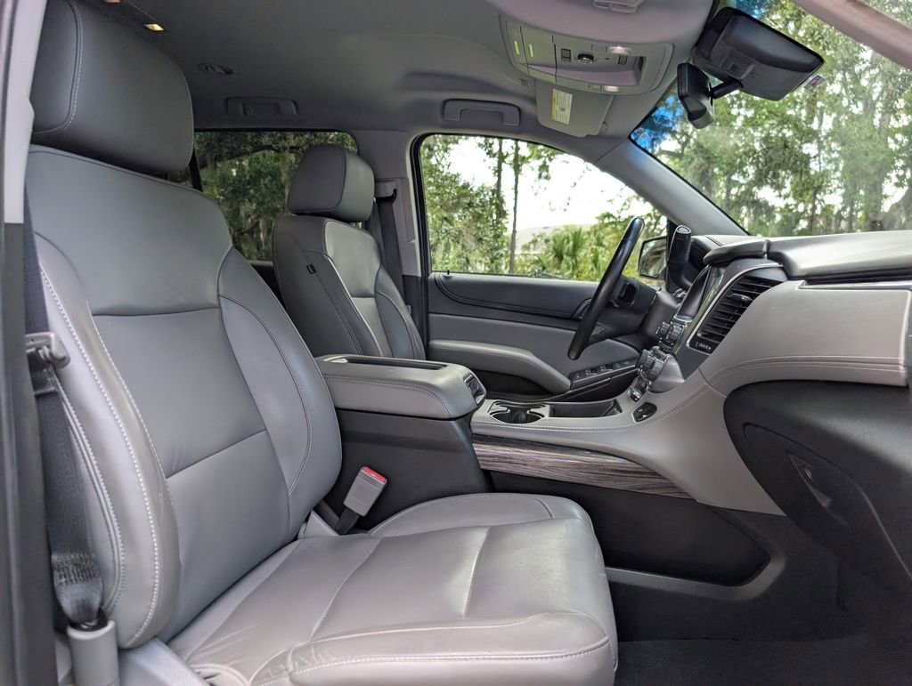 Used 2019 Chevrolet Tahoe LT w/ Luxury Package AWD/4WD image 14