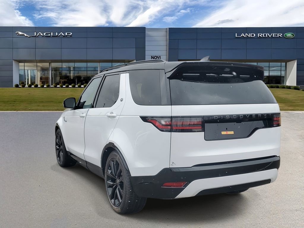 New 2026 Land Rover Discovery Dynamic SE image 2
