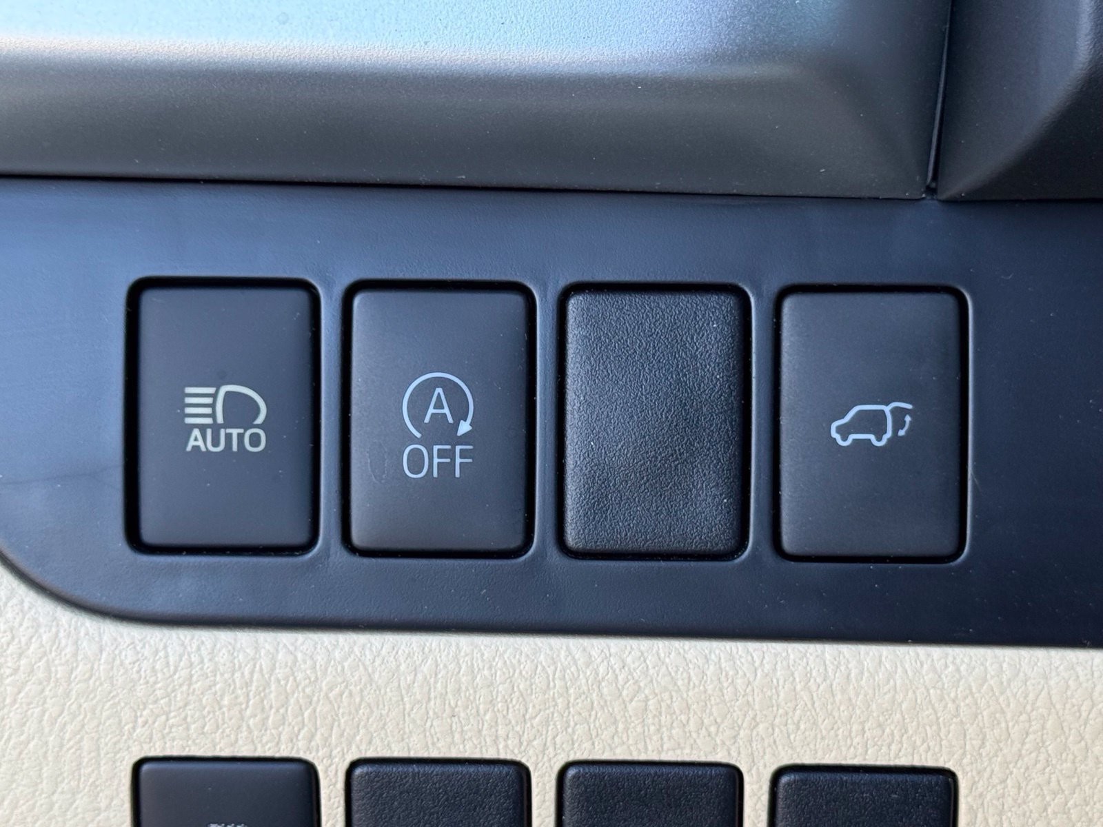 Used 2018 Toyota Highlander XLE FWD image 27