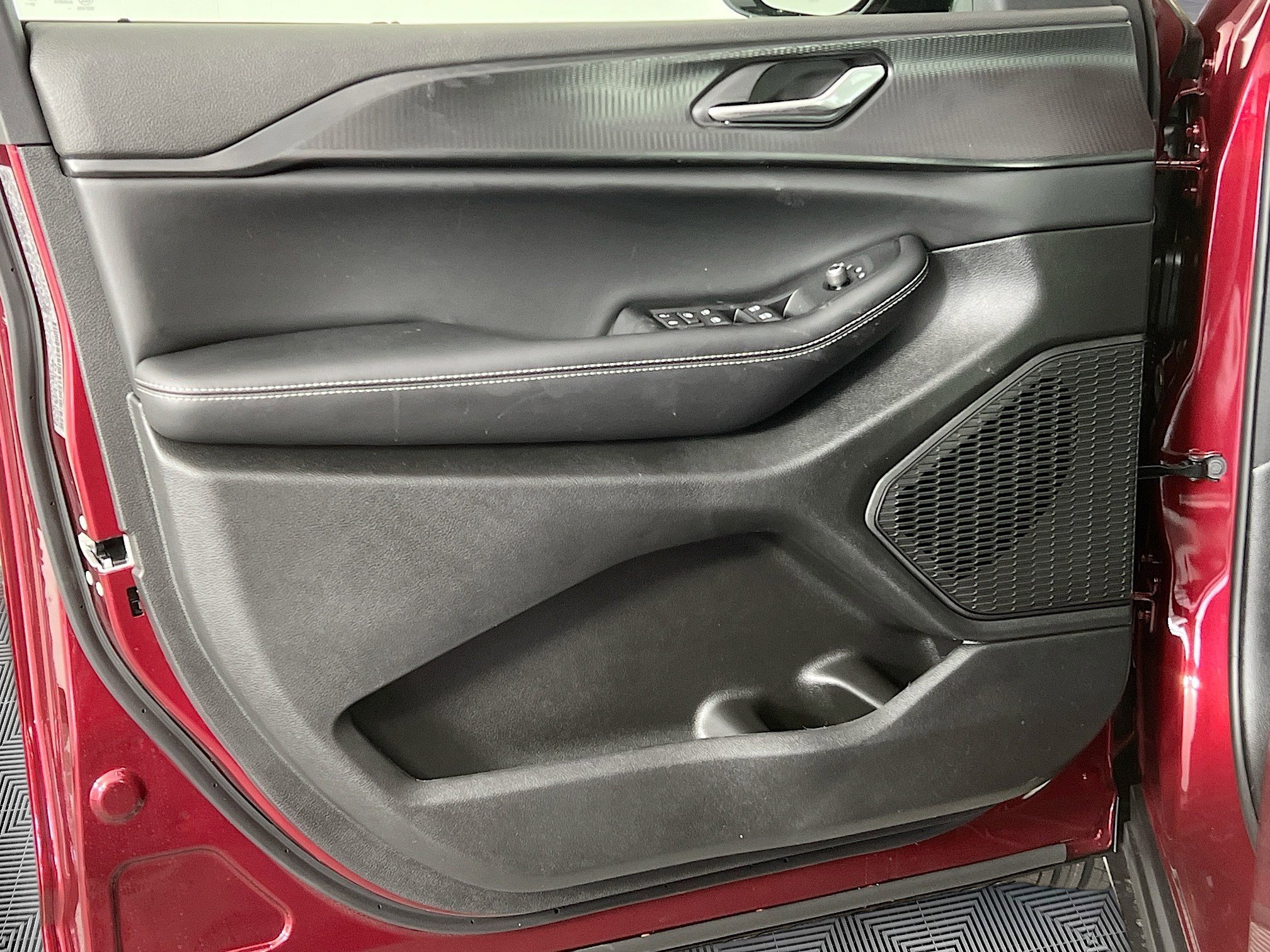 New 2025 Jeep Grand Cherokee L Altitude image 19