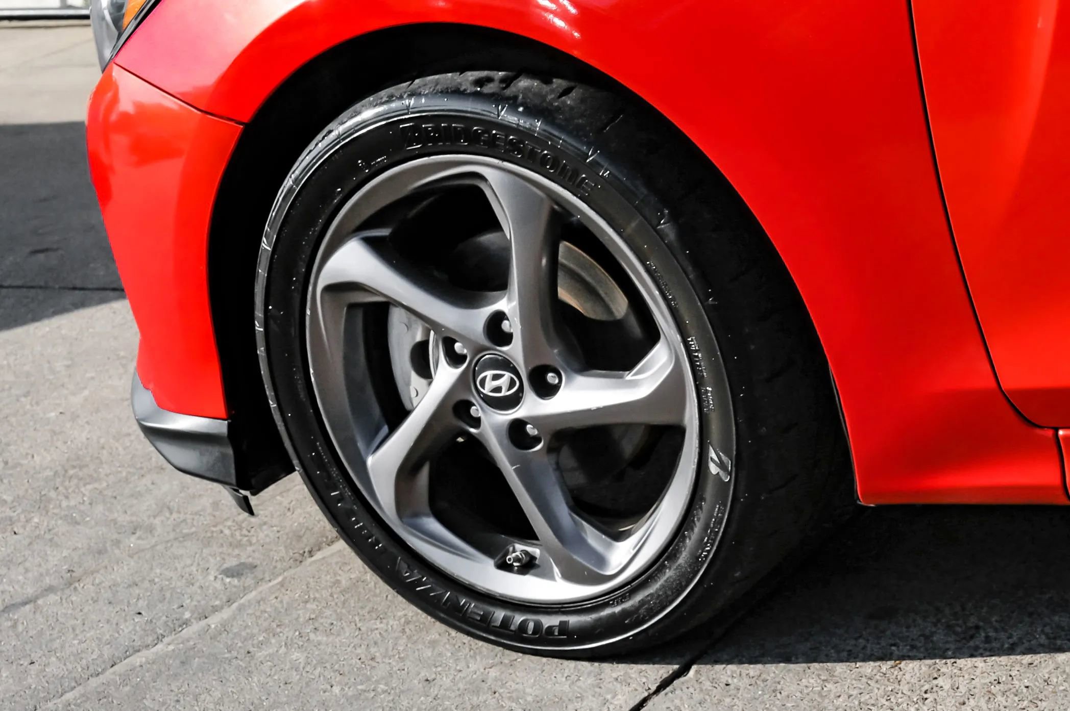 Used 2020 Hyundai Veloster 2.0 FWD image 41