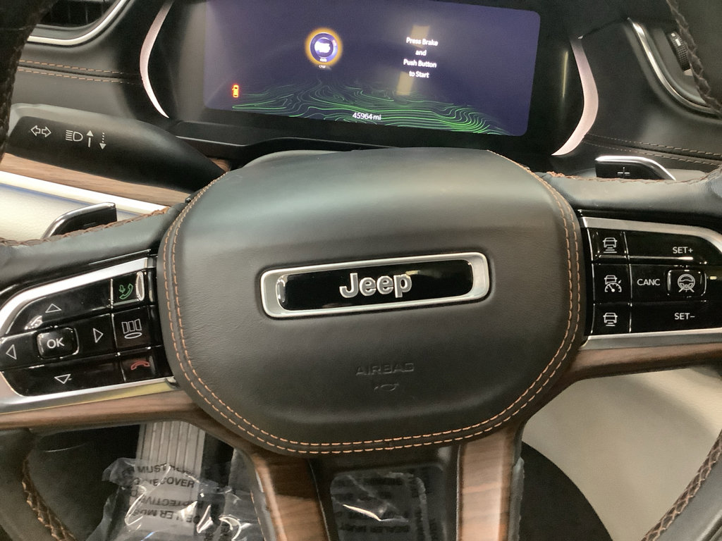 Used 2022 Jeep Grand Cherokee Summit w/ Advanced Protech Group IV AWD/4WD image 16