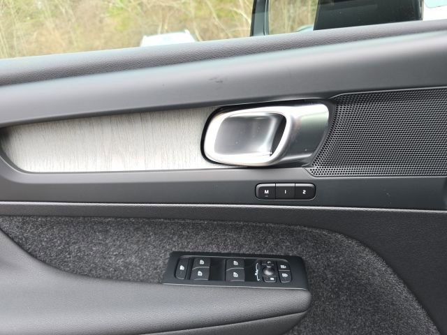New 2026 Volvo XC40 B5 Plus AWD/4WD image 24