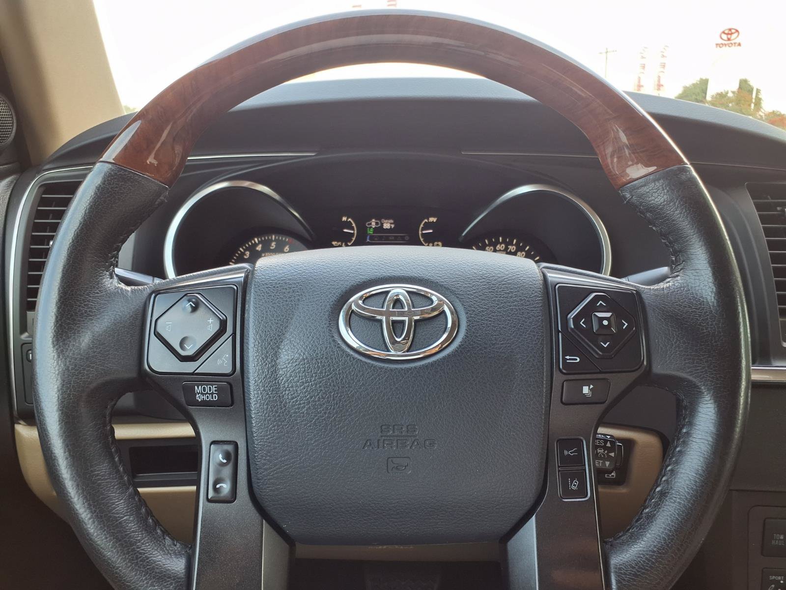 Used 2020 Toyota Sequoia Platinum RWD image 26
