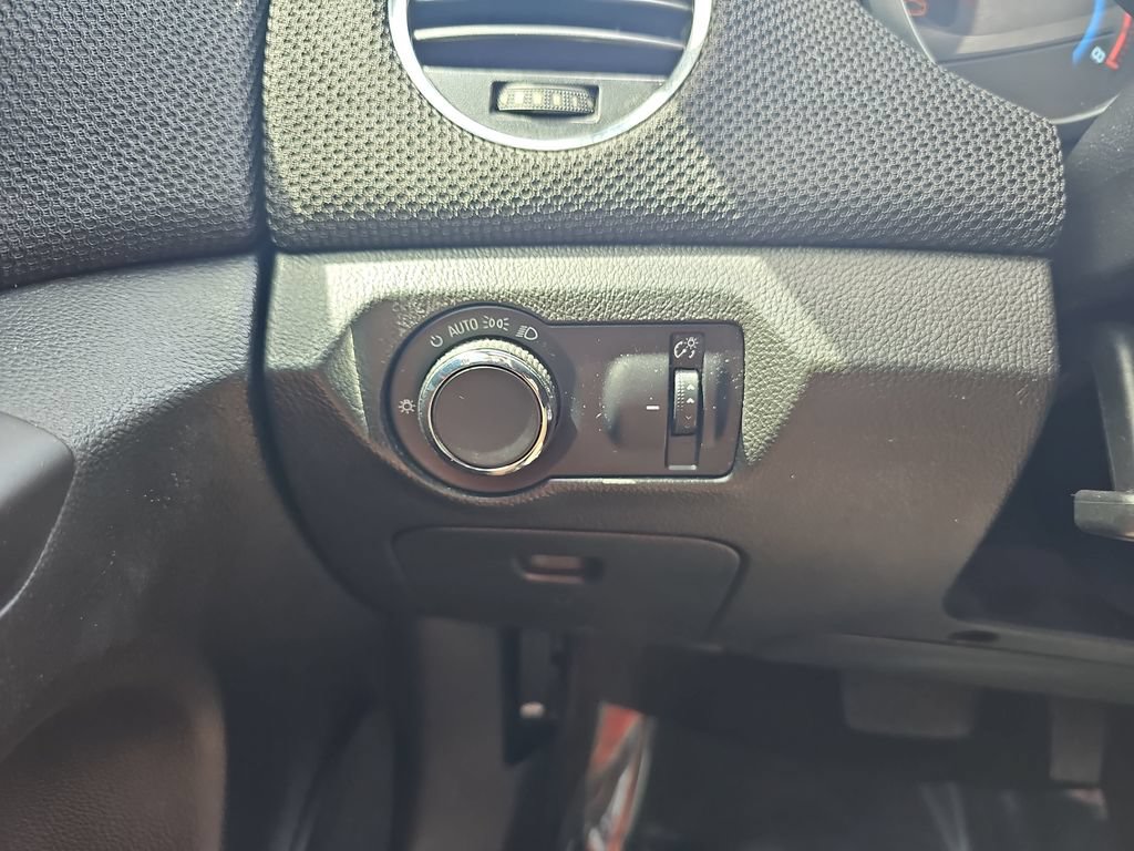Used 2015 Chevrolet Cruze LT FWD image 33