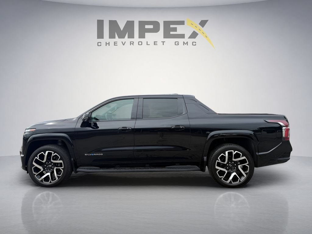 Used 2025 Chevrolet Silverado EV RST AWD/4WD image 2