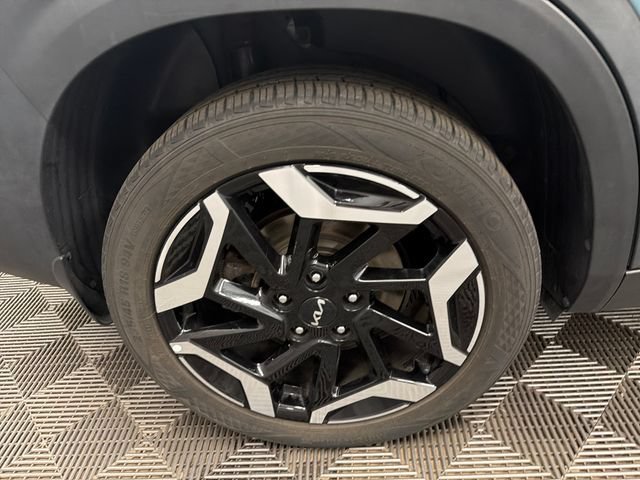 Certified 2024 Kia Seltos SX w/ SX Sunroof Package AWD/4WD image 32
