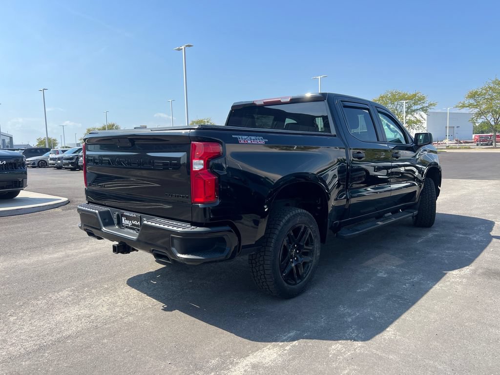 Used 2021 Chevrolet Silverado 1500 Custom Trail Boss w/ Midnight Edition AWD/4WD image 3