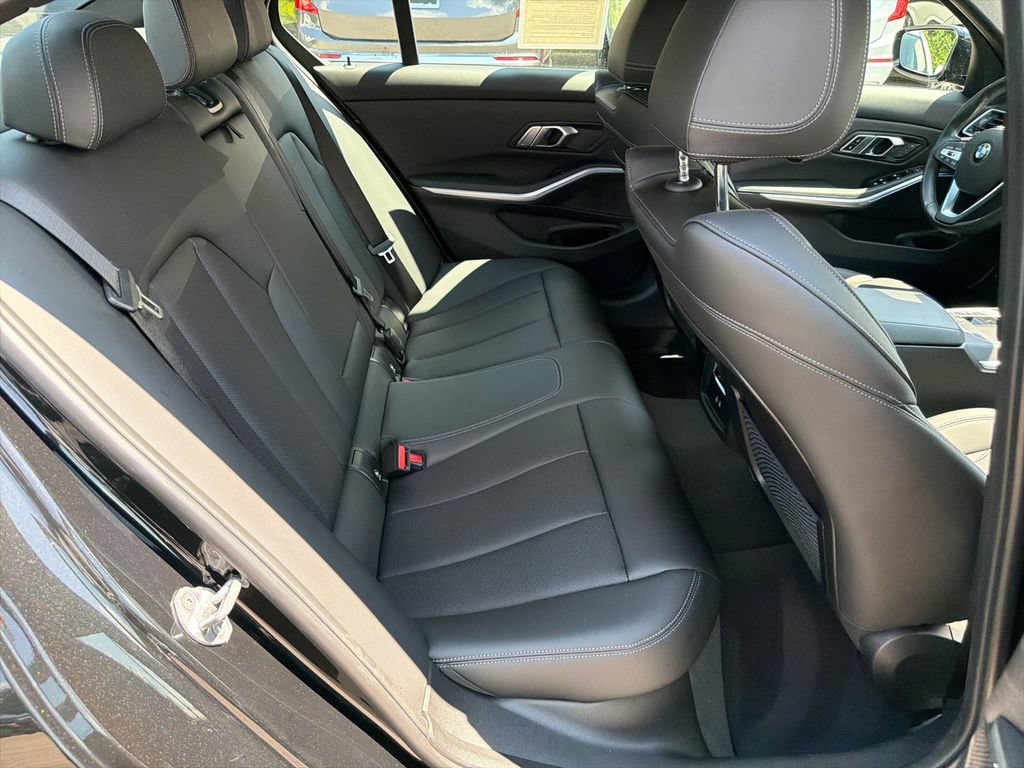 Used 2023 BMW 330i Sedan w/ Convenience Package RWD image 15