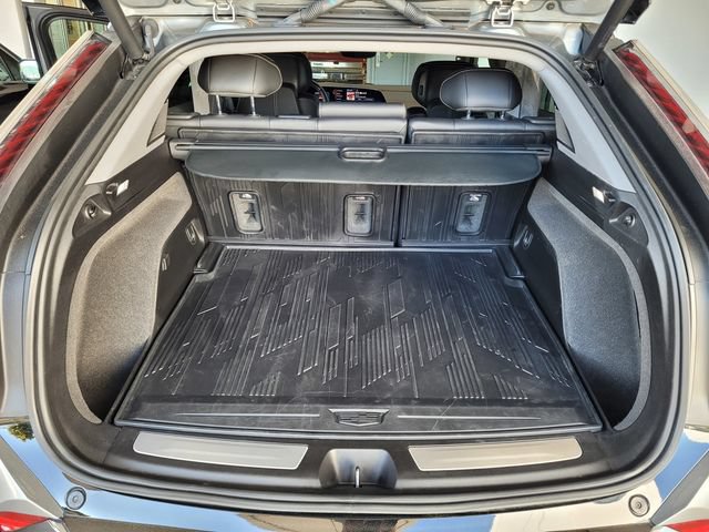 Certified 2025 Cadillac Optiq Sport 2 w/ LPO, Floor Liner Package AWD/4WD image 26