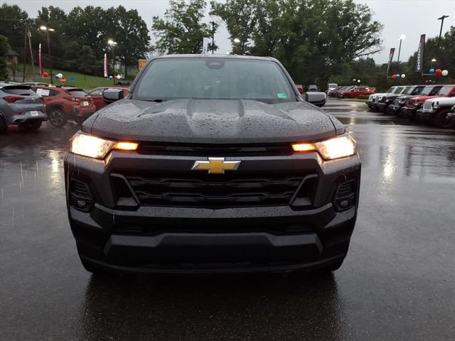 Used 2024 Chevrolet Colorado LT w/ LT Convenience Package AWD/4WD image 10