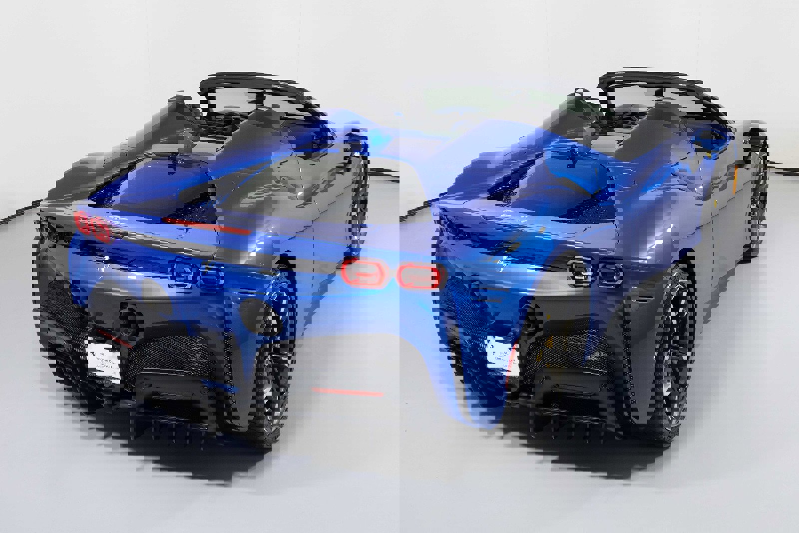 Used 2024 Ferrari SF90 Spider image 2