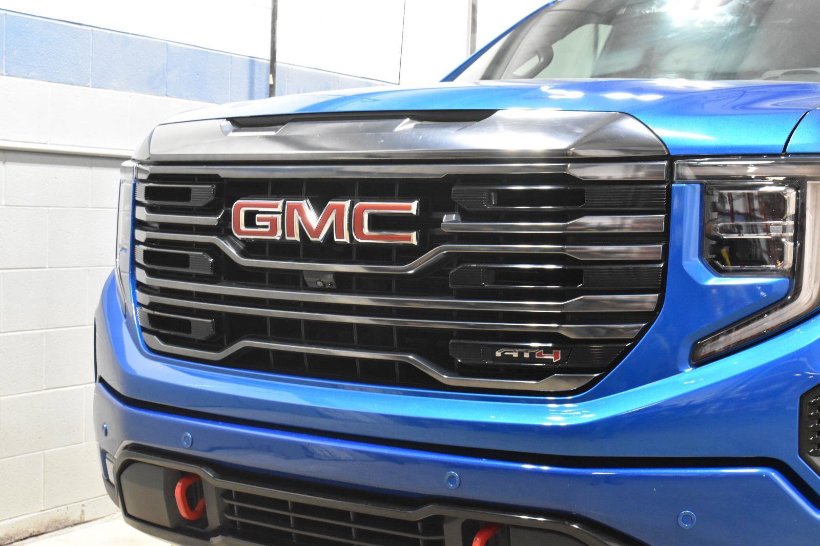 Used 2023 GMC Sierra 1500 AT4 w/ Technology Package AWD/4WD image 31