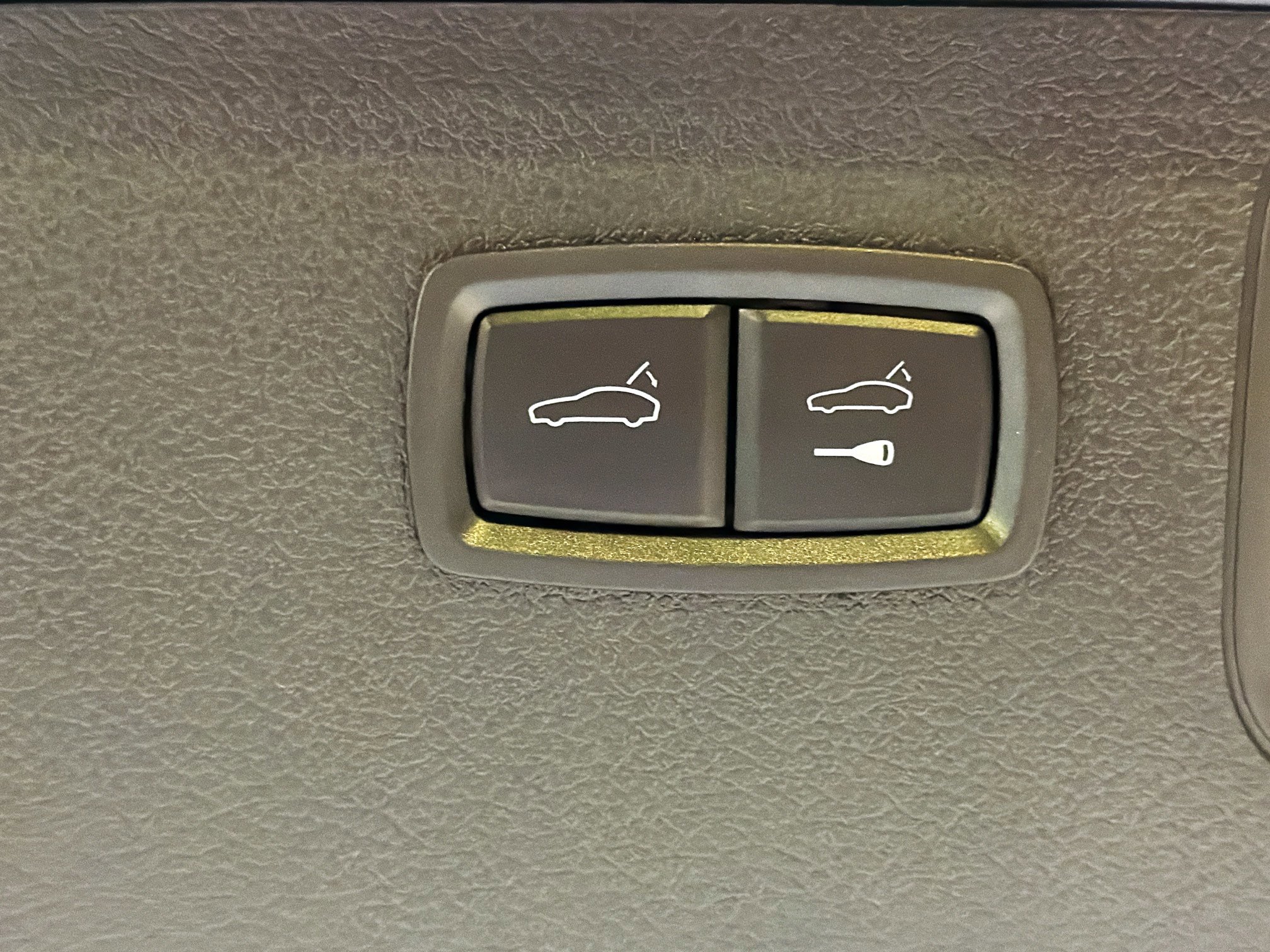 Certified 2022 Porsche Macan S AWD/4WD image 14