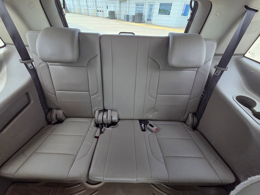 Used 2018 Chevrolet Tahoe Premier AWD/4WD image 32