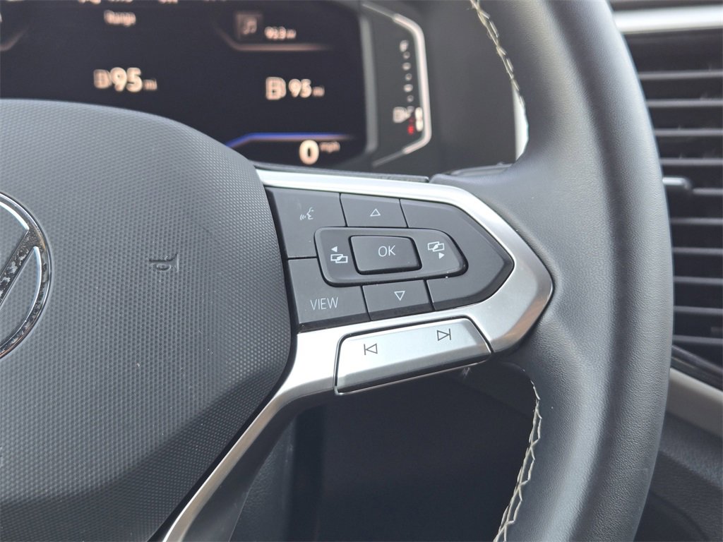 Used 2022 Volkswagen Atlas Cross Sport SE image 30