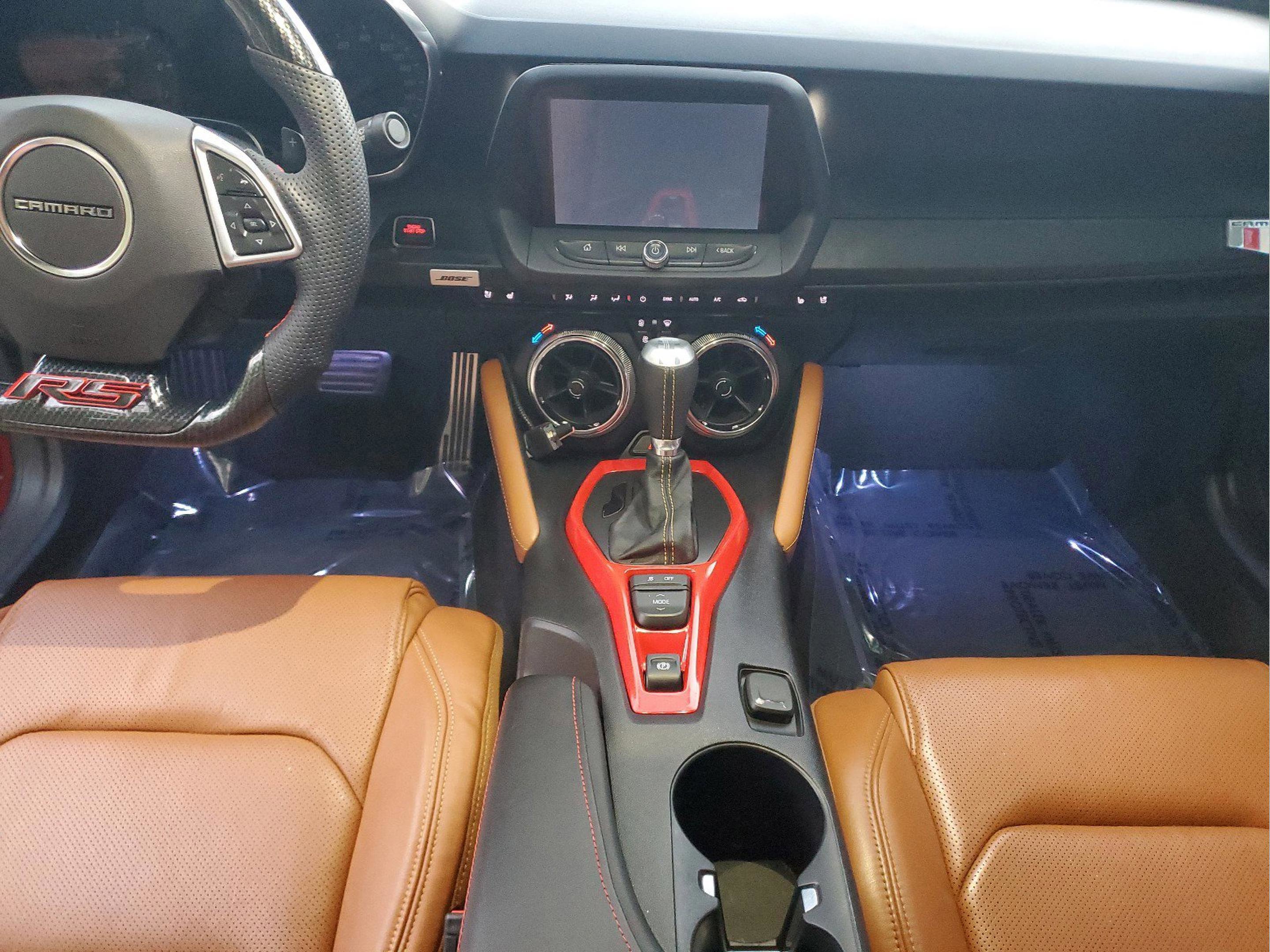 Used 2019 Chevrolet Camaro LT w/ Technology Package image 11