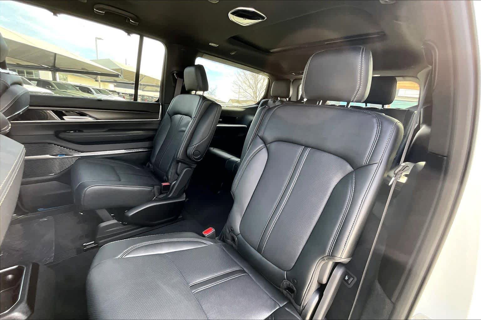 New 2026 Jeep Grand Wagoneer Summit image 21