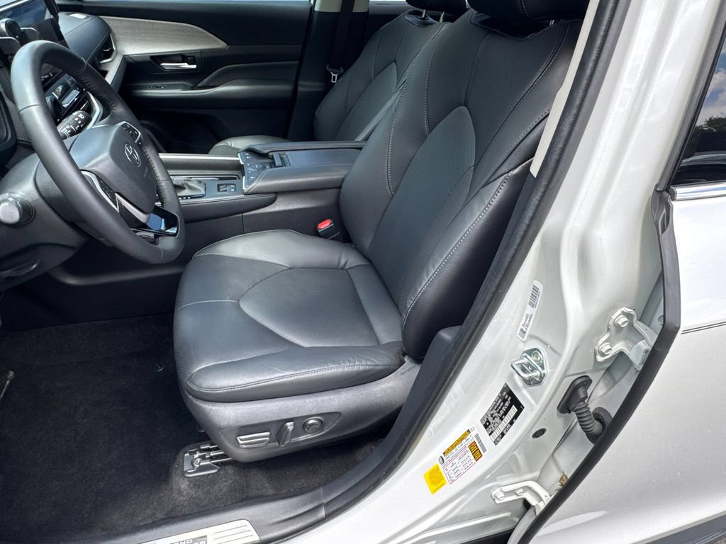 Used 2024 Toyota Grand Highlander AWD Hybrid image 9