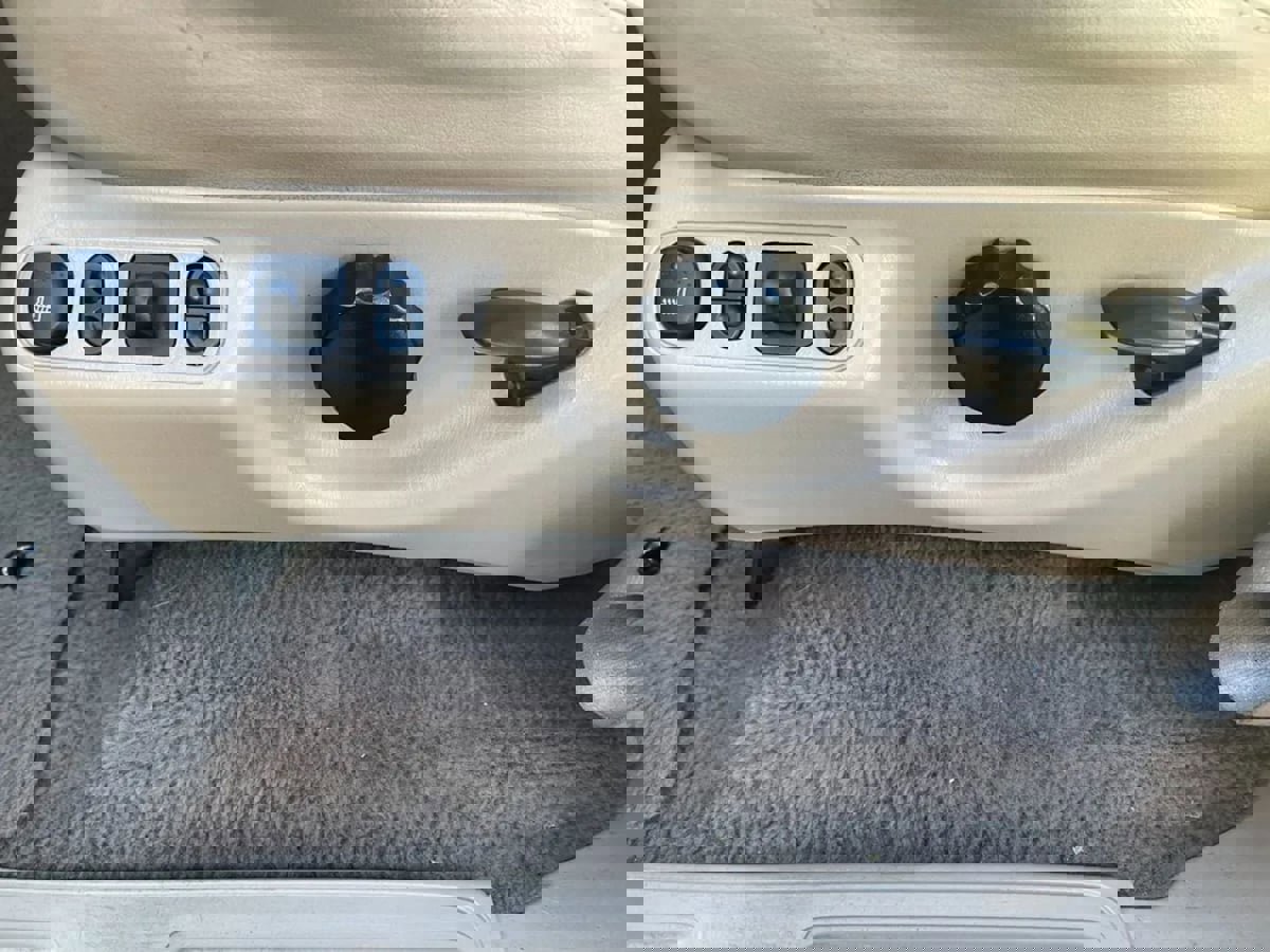 Used 2000 Ford Expedition Eddie Bauer image 12