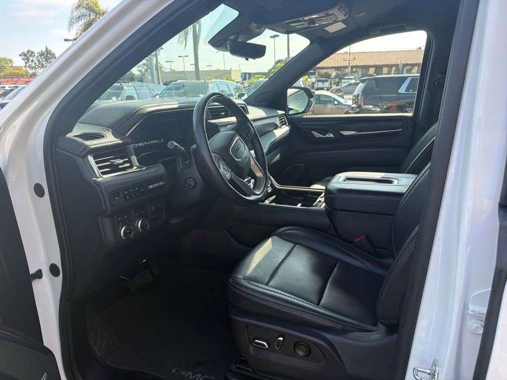 Certified 2023 GMC Yukon Denali w/ Advanced Technology Package AWD/4WD image 6
