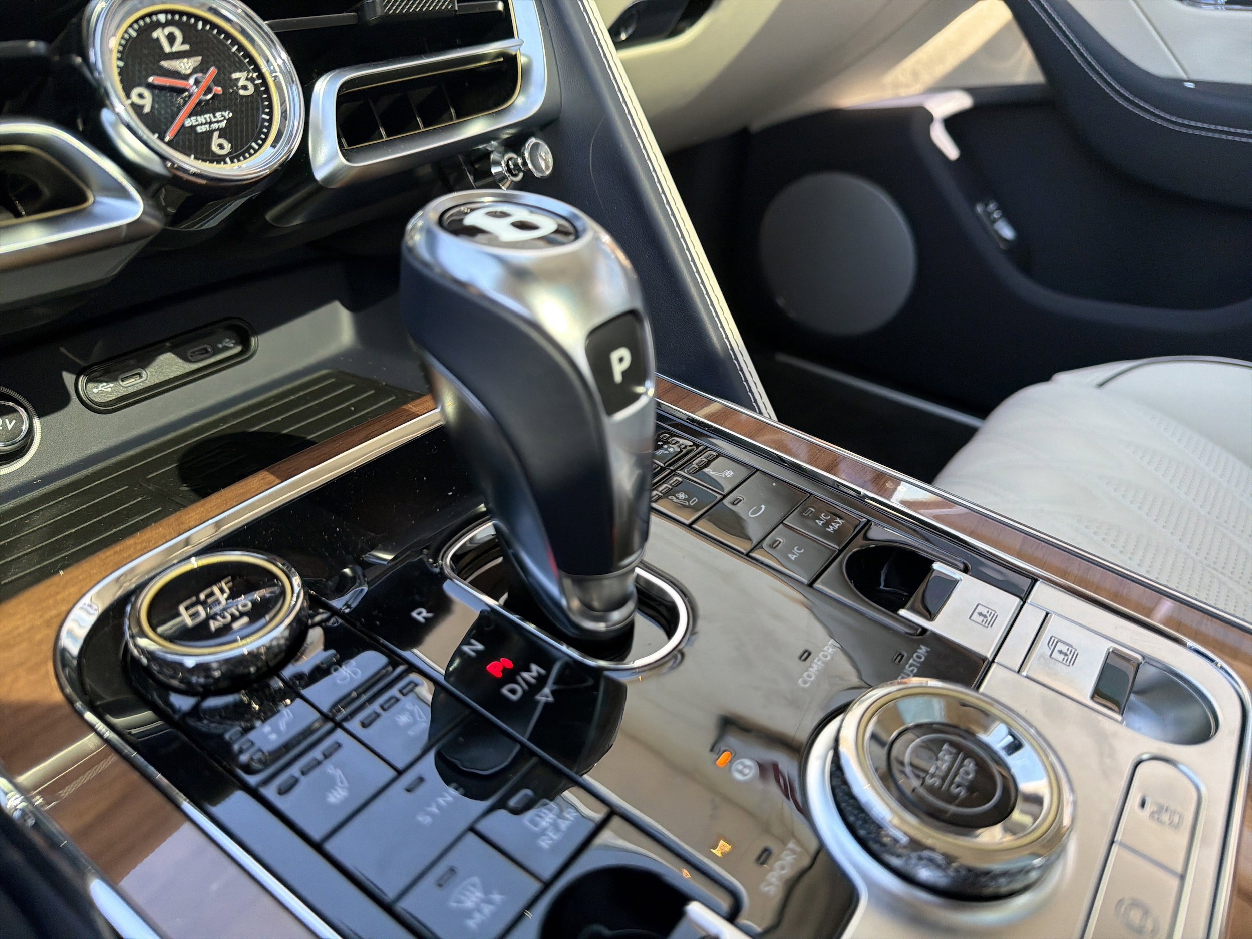New 2026 Bentley Flying Spur Plug-In Hybrid AWD/4WD image 18