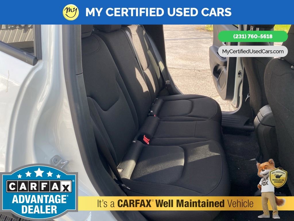 Used 2023 Jeep Renegade Latitude AWD/4WD image 24