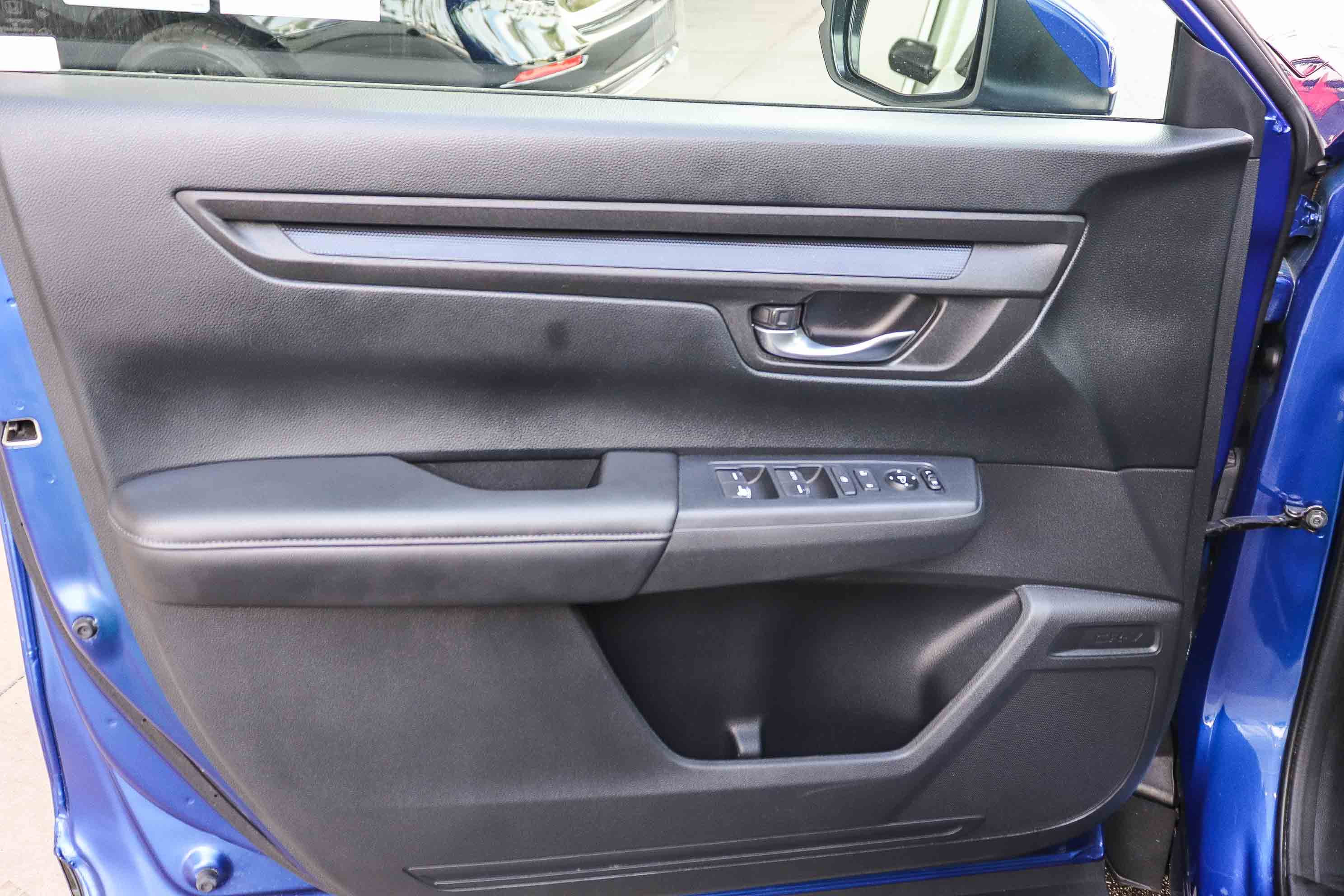 Used 2025 Honda CR-V LX image 24