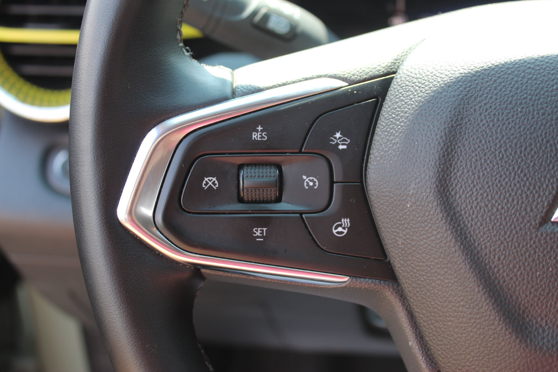 Used 2025 Chevrolet Trax ACTIV w/ Driver Confidence Package FWD image 18